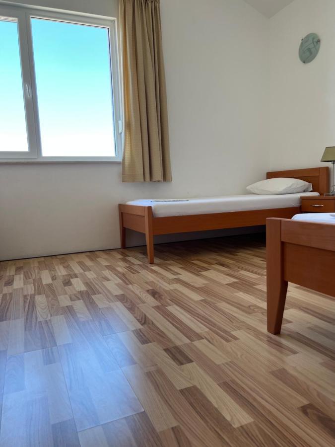 Apartments Angela Cesarica Zewnętrze zdjęcie