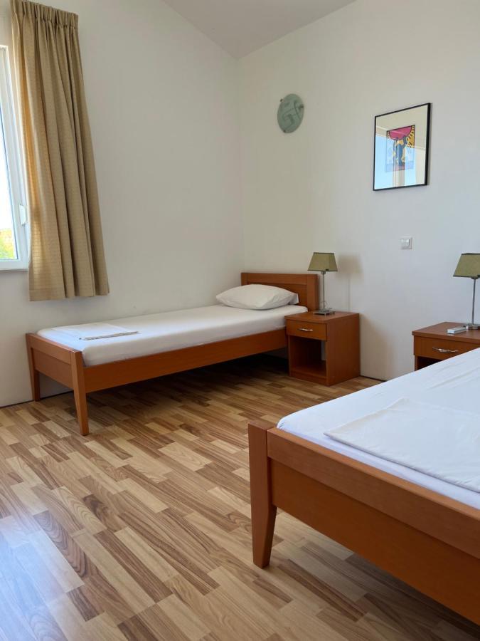 Apartments Angela Cesarica Zewnętrze zdjęcie
