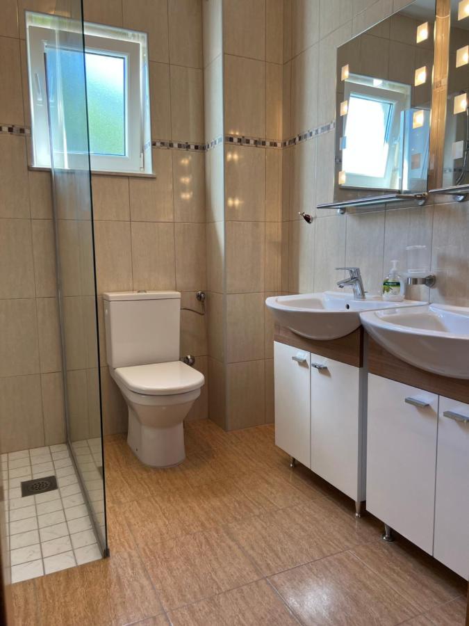 Apartments Angela Cesarica Zewnętrze zdjęcie